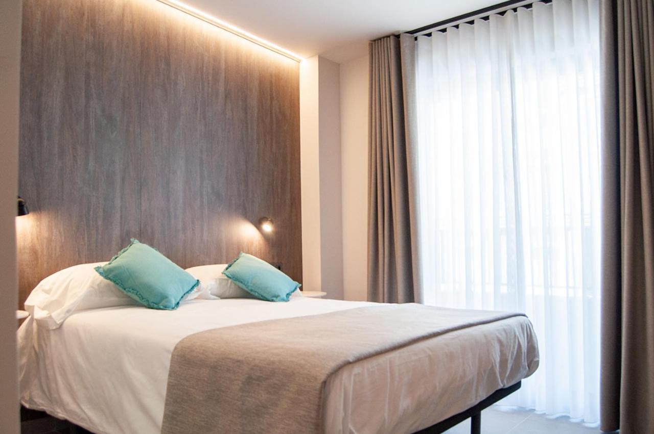 Hotel Quatre Llunes ซานตาโปลา ภายนอก รูปภาพ