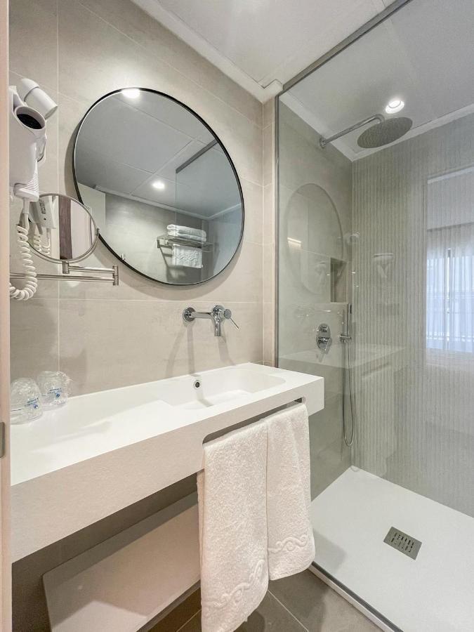 Hotel Quatre Llunes ซานตาโปลา ภายนอก รูปภาพ