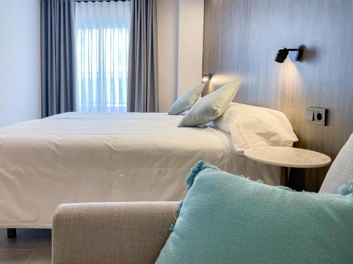Hotel Quatre Llunes ซานตาโปลา ภายนอก รูปภาพ