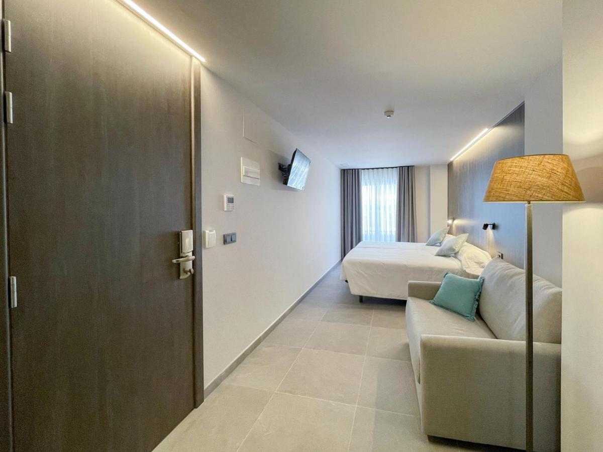 Hotel Quatre Llunes ซานตาโปลา ภายนอก รูปภาพ