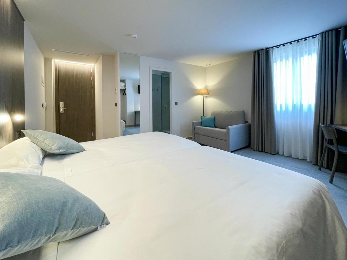 Hotel Quatre Llunes ซานตาโปลา ภายนอก รูปภาพ