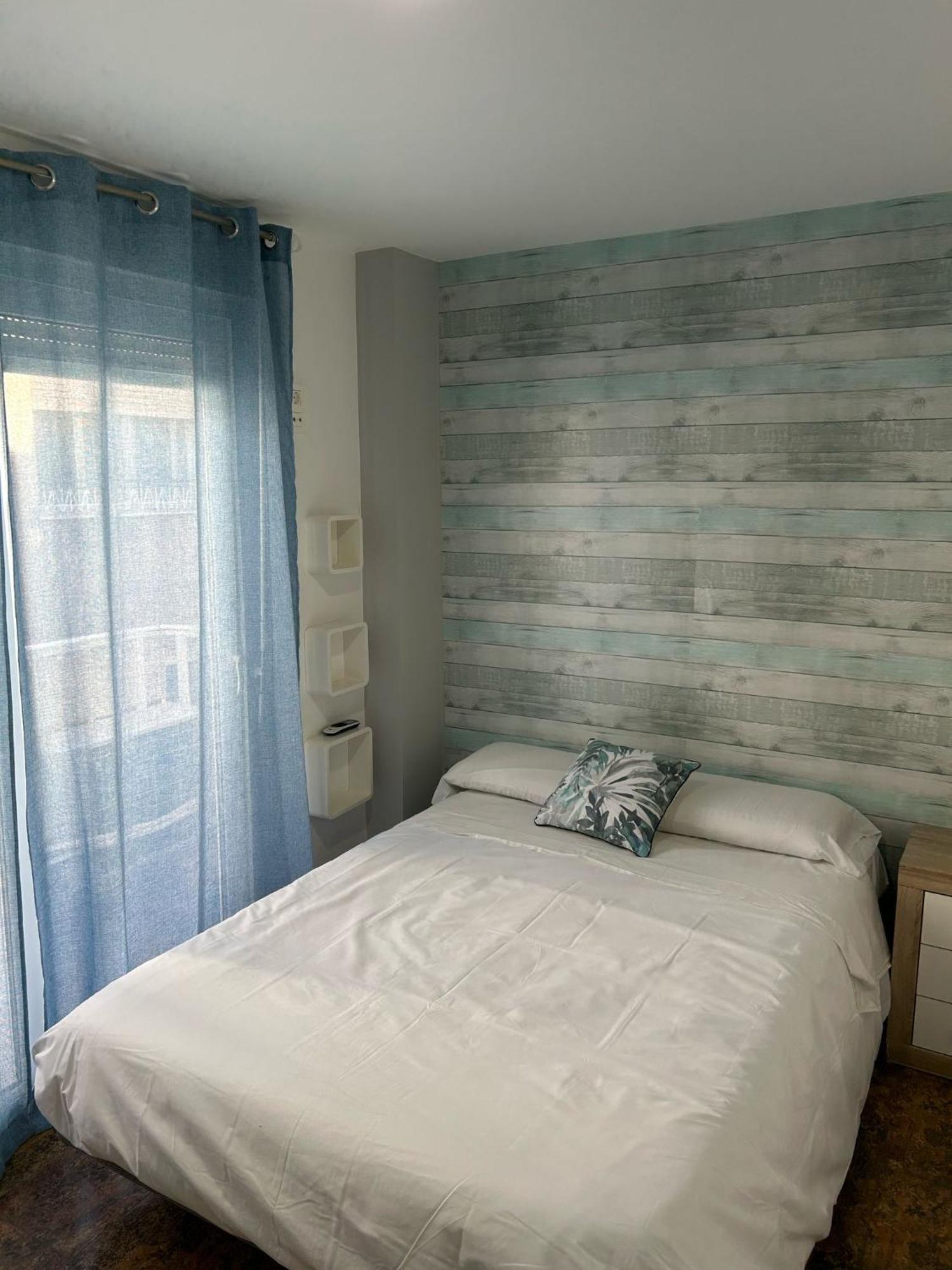 Hotel Quatre Llunes ซานตาโปลา ภายนอก รูปภาพ