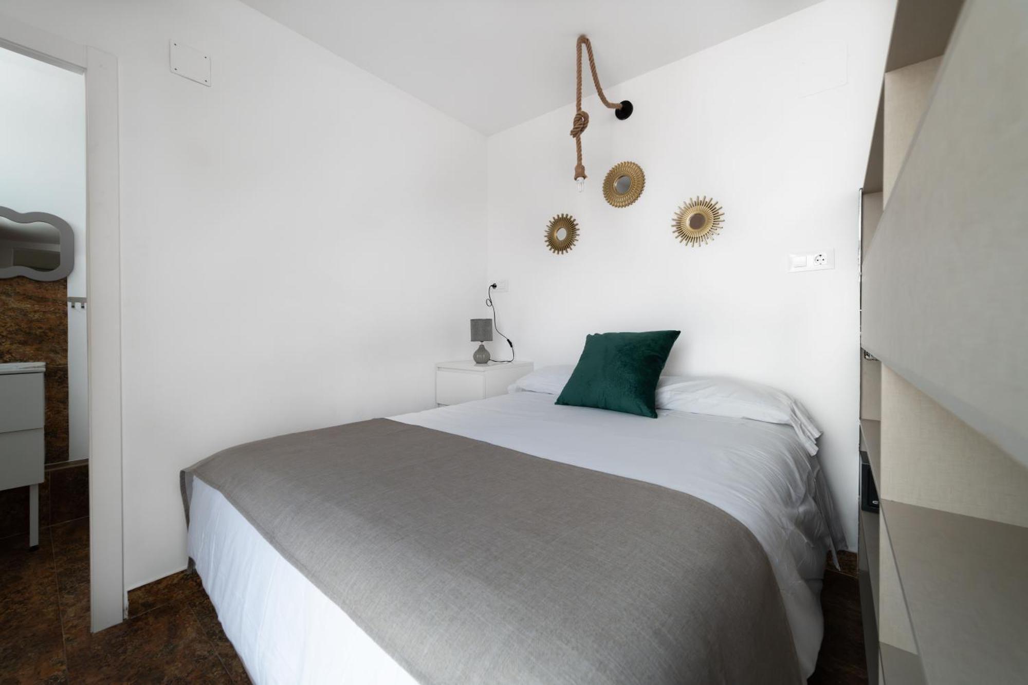 Hotel Quatre Llunes ซานตาโปลา ภายนอก รูปภาพ
