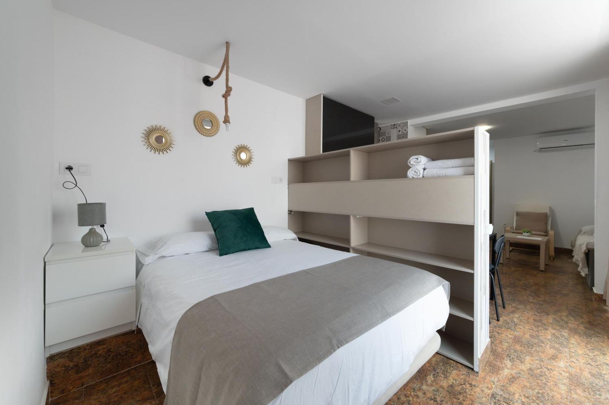 Hotel Quatre Llunes ซานตาโปลา ภายนอก รูปภาพ